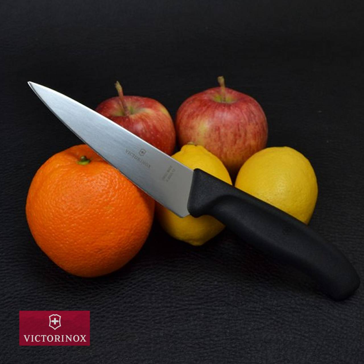 Coltello da cucina 15 cm Swiss Classic Victorinox 6.8003.15B - immagine 3