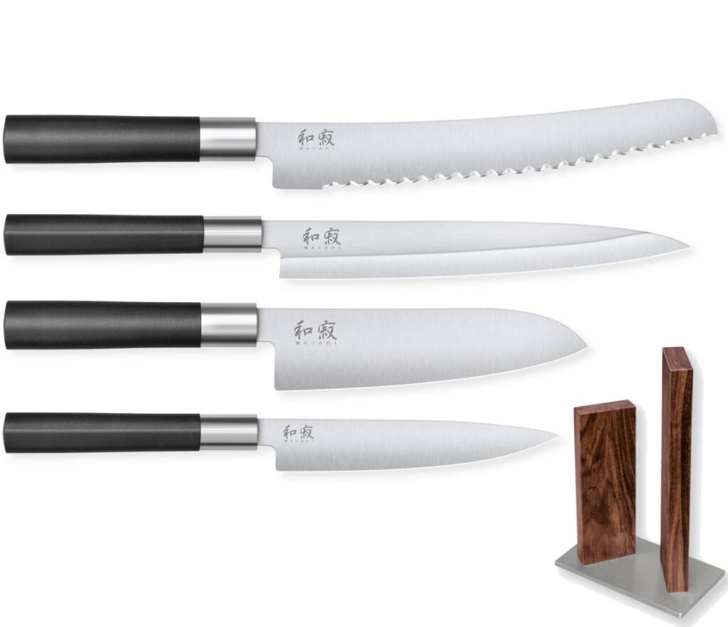 Set 4 coltelli Kai Wasabi Black + ceppo magnetico Stonehenge Kai