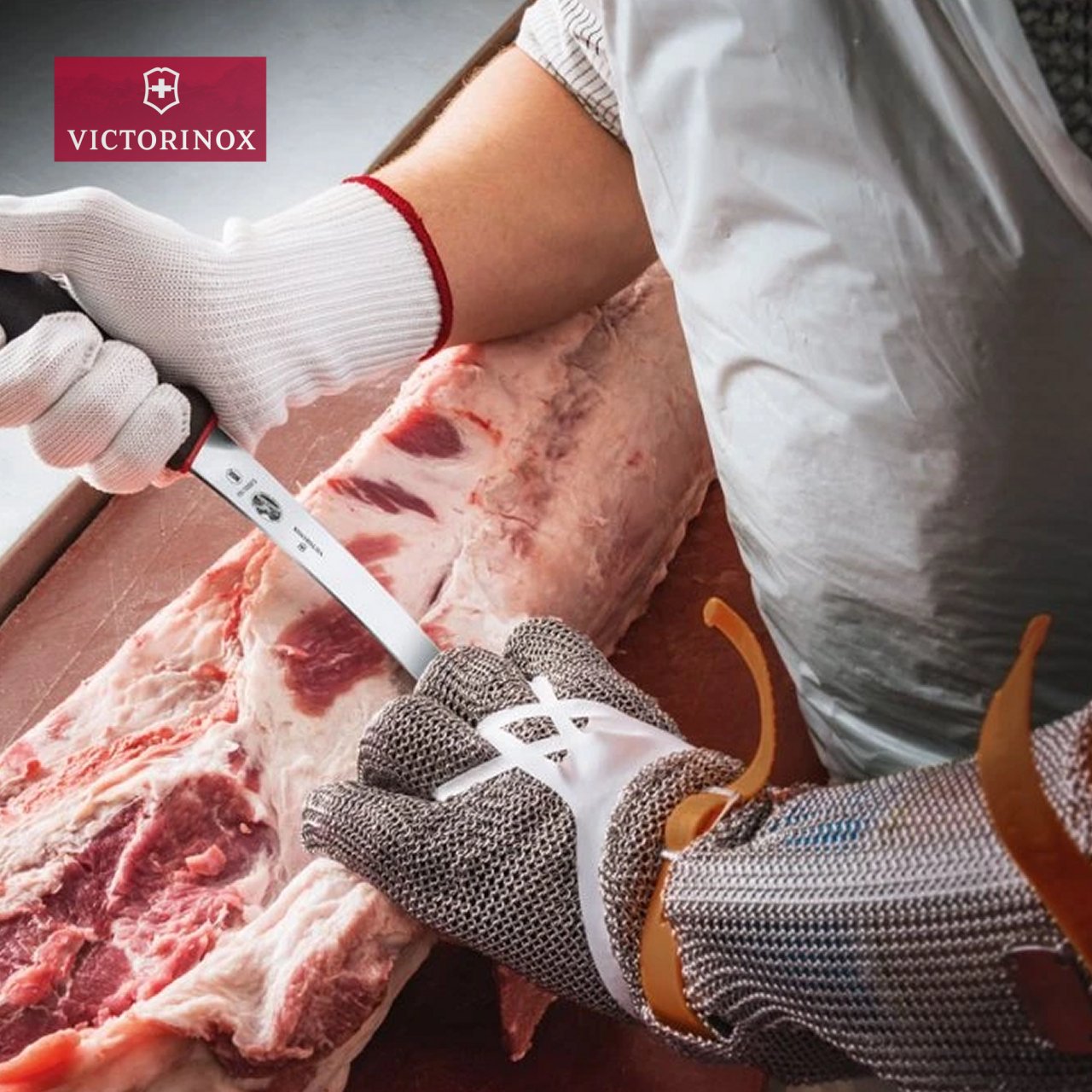 Coltello curvo flessibile da disosso 15 cm Victorinox Dual Grip V-5.6613.15D - immagine 4