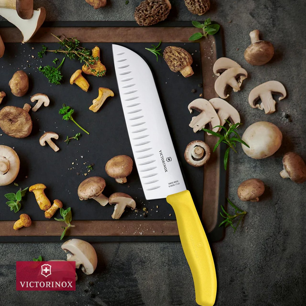 Coltello Santoku 17 cm Victorinox Classic colorato V-6.85 26.17L8B - immagine 3