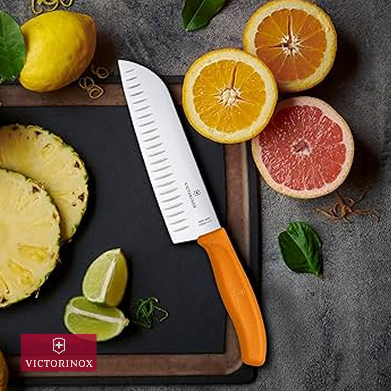 Coltello Santoku 17 cm Victorinox Classic colorato V-6.85 26.17L8B - immagine 7